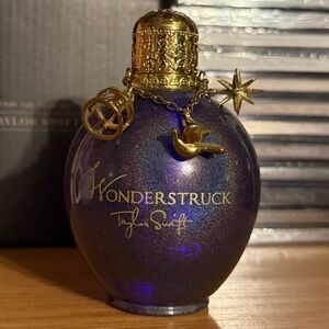 Wonderstruck + Box Set & Replacement Charm